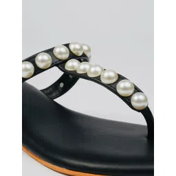 Dhaga Women Slip-On Sneakers image 4