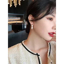 DIVASTRI Circular Half Hoop Earrings image 3