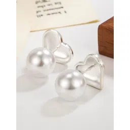 DIVASTRI Heart Shaped Studs Earrings image 3