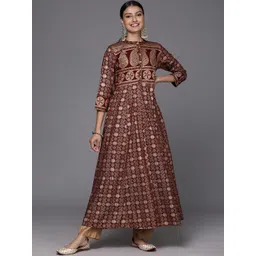 DIVASTRI Paisley Printed Mandarin Collar A-Line Kurta-picture-12