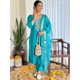 DIVASTRI Women Ethnic Motifs Embroidered V-Neck Pure Cotton Kurta with Trousers & Dupatta-image-26