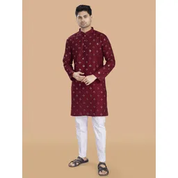 DIVISIVE Floral Embroidered Mirror Work Mandarin Collar Kurta image 2