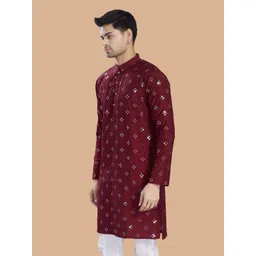 DIVISIVE Floral Embroidered Mirror Work Mandarin Collar Kurta image 5