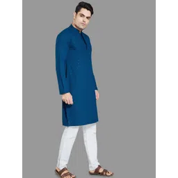 DIVISIVE Men Embroidered Thread Work Kurta-picture-35