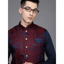 diwas by manyavar Manyavar Men Navy Blue & Off-White Solid Kurta & Churidar with Nehru Jacket-picture-26