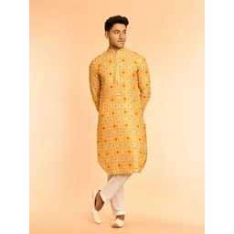 Diwas by Manyavar Men Mandarin Collar Ethnic Motifs Printed Kurta With Mirror Work-image-21