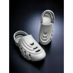 DRACKFOOT Men Clogs-picture-10