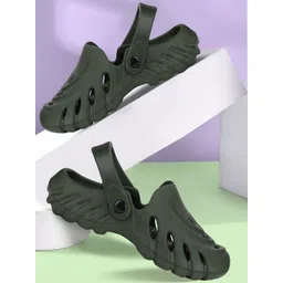 DRACKFOOT Men Clogs image 1