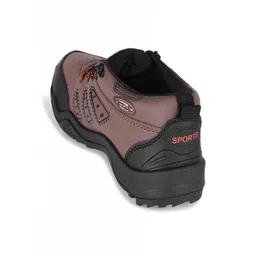 DRACKFOOT Men Colourblocked Lightweight Sneakers image 5