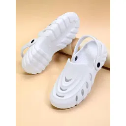 DRACKFOOT Men Solid Clogs-picture-41