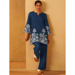 DRESOUL Printed Round-Neck Top & Trousers Co-Ord Set-picture-20