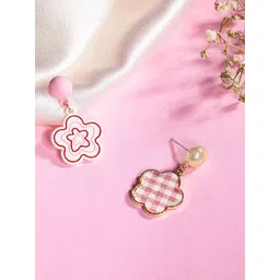 DressBerry Contemporary Drop Earrings-picture-27