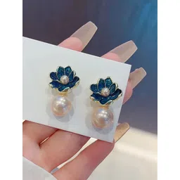DressBerry Contemporary Studs Earrings-picture-37