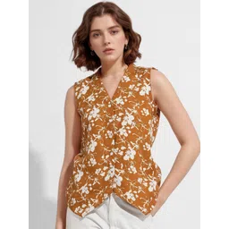 DressBerry Floral Printed Cinched Waist Sleeveless Top-image-40