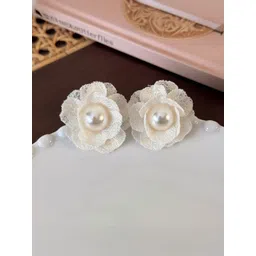 DressBerry Korean Silver-Plated Pearls Floral Studs-picture-38