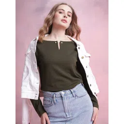 DressBerry Solid Top with Bead Brooch-picture-42