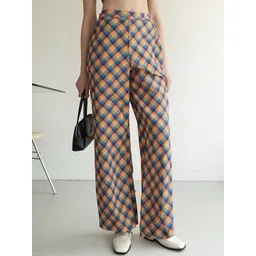 DressBerry Women Checked Straight Fit High-Rise Easy Wash Trousers-picture-24