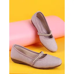 DressBerry Women Embellished Ethnic Mojaris Flats-picture-40