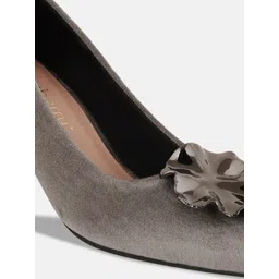 DressBerry Women Party Kitten Pumps Heels with Bow image 2