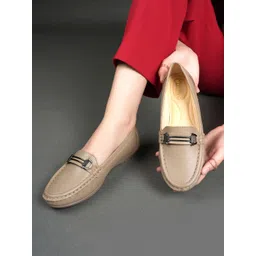 DressBerry Women Solid Patent Leather Everyday Loafers-picture-26