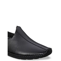 Duke Men Black Solid Loafers image 2
