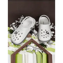 Duke Men Solid clogs-picture-11