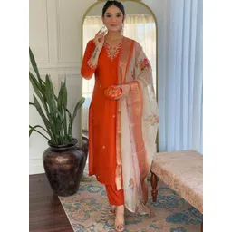 DWIJA FASHION Women Floral Embroidered Regular Kurta with Trousers & Dupatta-picture-13