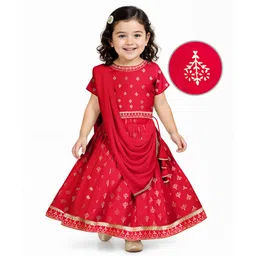 EARTHY TOUCH Viscose Woven Half Sleeves Choli Lehenga & Dupatta Set With Floral Foil Print & Tassle Detailing - Red-image-5