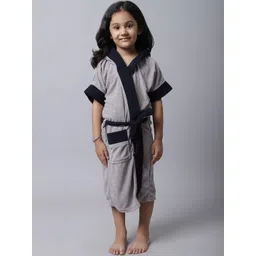 ELEVANTO Unisex Kids Grey & Black Solid Robe-picture-21