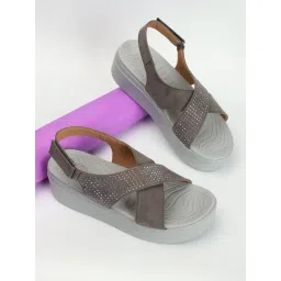 Elle Women's Grey Cross Strap Sandals-picture-40