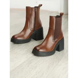 Elle Women's Tan Chelsea Boots-picture-43