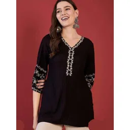 EMICA Floral Embroidered Top-picture-12