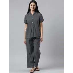 Enamor Women Black & White Printed Night suit image 2