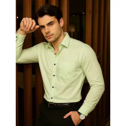 encore by INVICTUS Men Slim Fit Solid Spread Collar Casual Shirt image 2