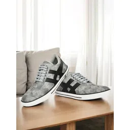 Eristine Men Solid Synthetic Regular Sneakers-picture-37