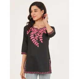 Ethic Glance Ethnic Motifs Embroidered V-Neck Pure Cotton Kurti-picture-19