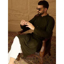 Ethnic Bay Men Embroidered Kurta image 2