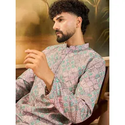 Ethnic Bay Men Embroidered Sequinned Kurta-image-33