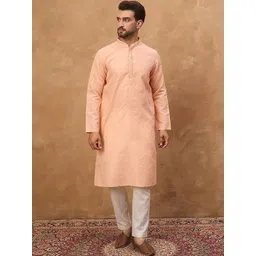Ethnic Bay Men Embroidered Thread Work Kurta image 4