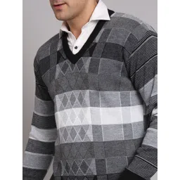 ewools Men Striped V Neck Black Sweater-picture-28