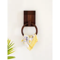 ExclusiveLane Brown Wooden Checkered Frame Ring Towel Holder-picture-14