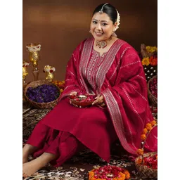 EXTRA LOVE BY LIBAS Women Plus Size Floral Yoke Design Sequinned Kurta Trousers Dupatta-picture-35