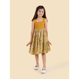 Fabindia Girls Floral Printed Square Neck Smocked Cotton Fit And Flare Dress-picture-20