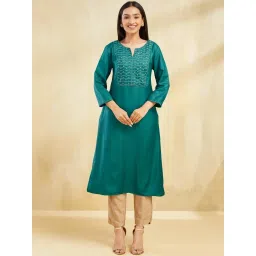 Fabindia Green Slim Fit Embroidered Kurtas image 1