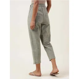 Fabindia Grey & Green Cotton Printed Cropped Pants image 2