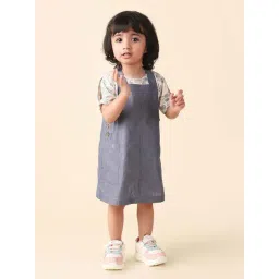 Fabindia Kids Blue & Cream Cotton Floral Print Dungaree Set-picture-23