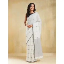 Fabindia White Cotton Regular Fit Printed Saree-picture-23