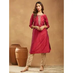 Fabindia Wine Embroidered Three-Quarter Sleeves Kurta-picture-35