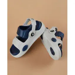 fame forever by lifestyle Boys Open-Toe Slip-On Flat Sandals -picture-20