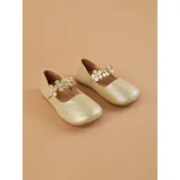 Fame Forever by Lifestyle Girls Textured PU Fashion-picture-37